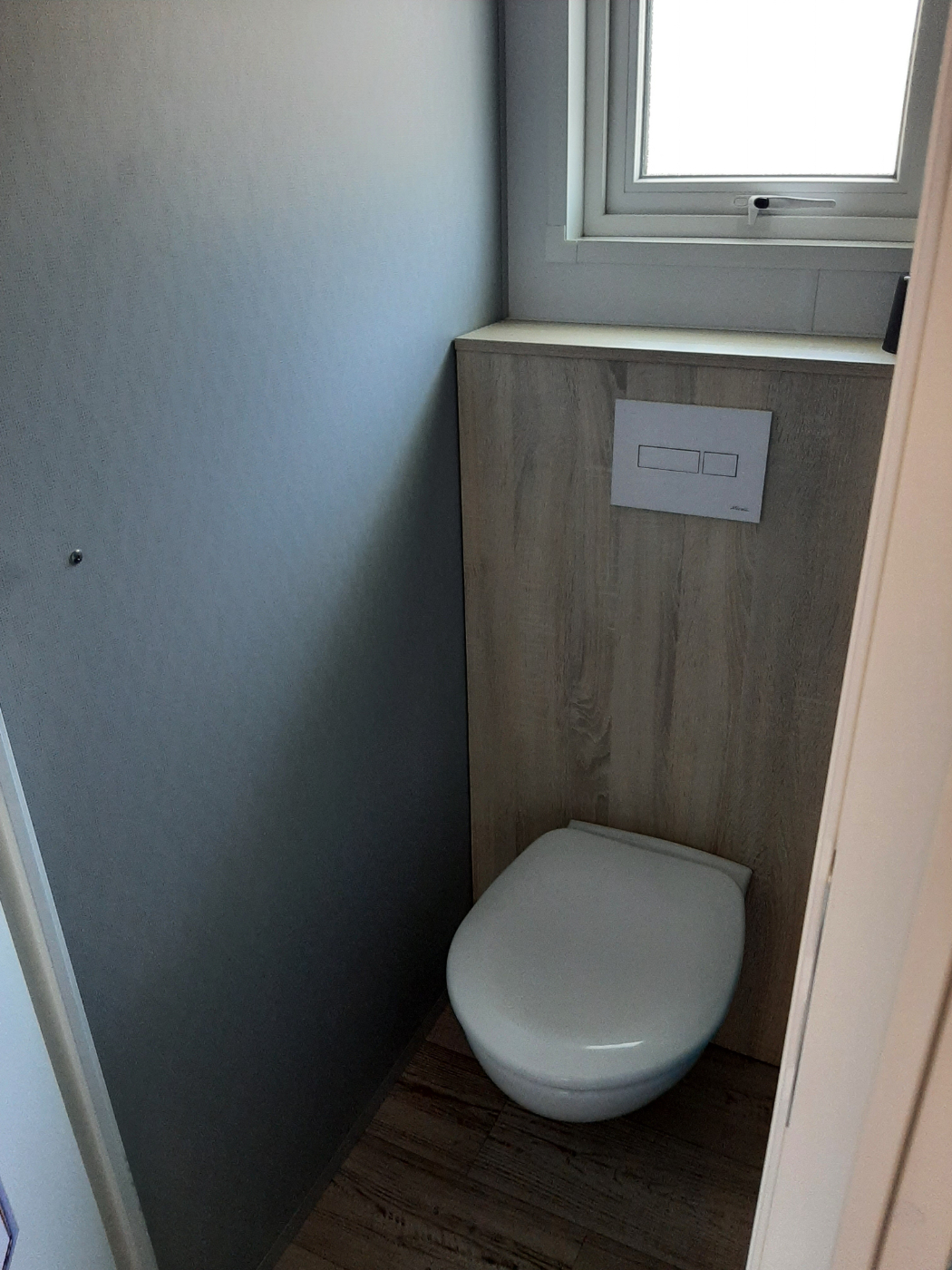 トイレトレーラーとは？価格や導入自治体、活用事例を解説