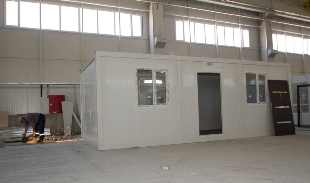 タイニーハウスの種類、プレハブ式住宅